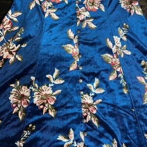 Forever 21 Dresses - Forever 21 velvet dress Forever 21 Dresses - Forever 21 velvet dress